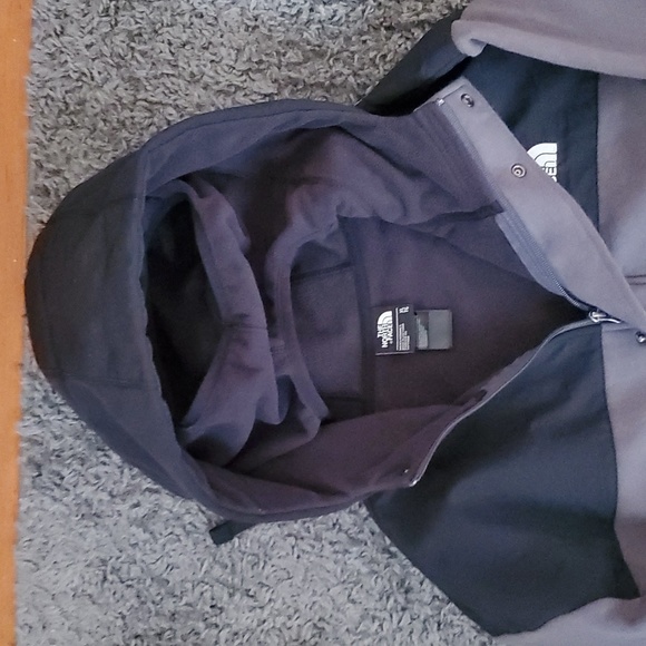 The North Face Men's Fleece Jacket - Picture 2 of 8